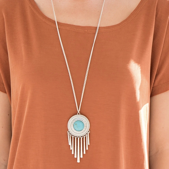 Vintage Paparazzi Silver and Faux Turquoise Fringe Necklace Set - Picture 2 of 3